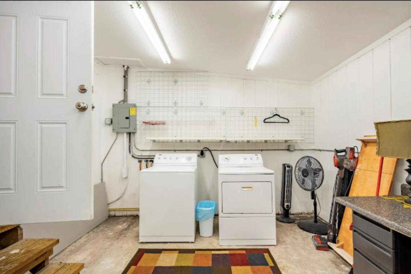 3-Bed Bungalow Walk To Historic Downtown سانفورد المظهر الخارجي الصورة
